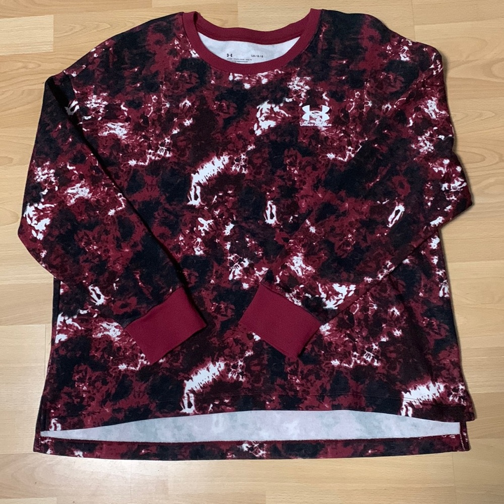 Under Armour Women’s large loose fit sweatshirt.